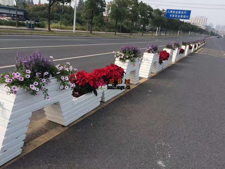 PVC花箱、pvc長(zhǎng)條花箱、pvc道路花箱圖片